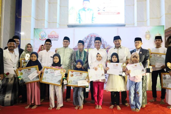 
					Pj Gubernur Bahtiar dan Danny Pomanto Hadiri Peringatan Nuzulul Qur’an di Masjid Kubah 99 Asmaul Husna