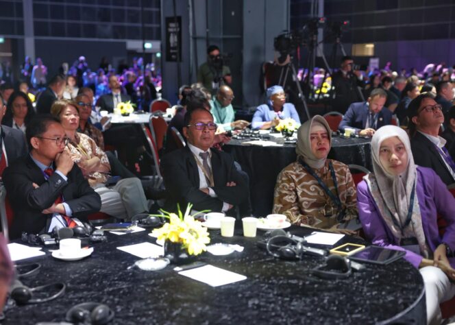 
					Danny Pomanto dan 93 Wali Kota Dunia Bahas Isu dan Tantangan Keberlanjutan Perkotaan di Singapura