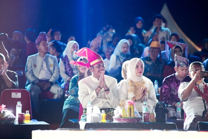 
					Duduk Berderetan Para Wali Kota Se Indonesia, PJ Sekda Saksikan Karnaval Budaya Nusantara Beri Semangat Kontingen Makassar