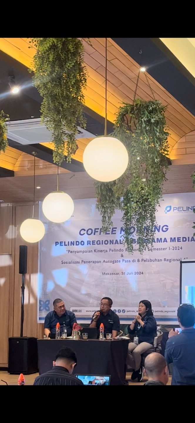 
					Pelindo Regional 4 Catat Peningkatan Kinerja Positif di Semester I-2024, Layanan Kapal Tumbuh 6,01%