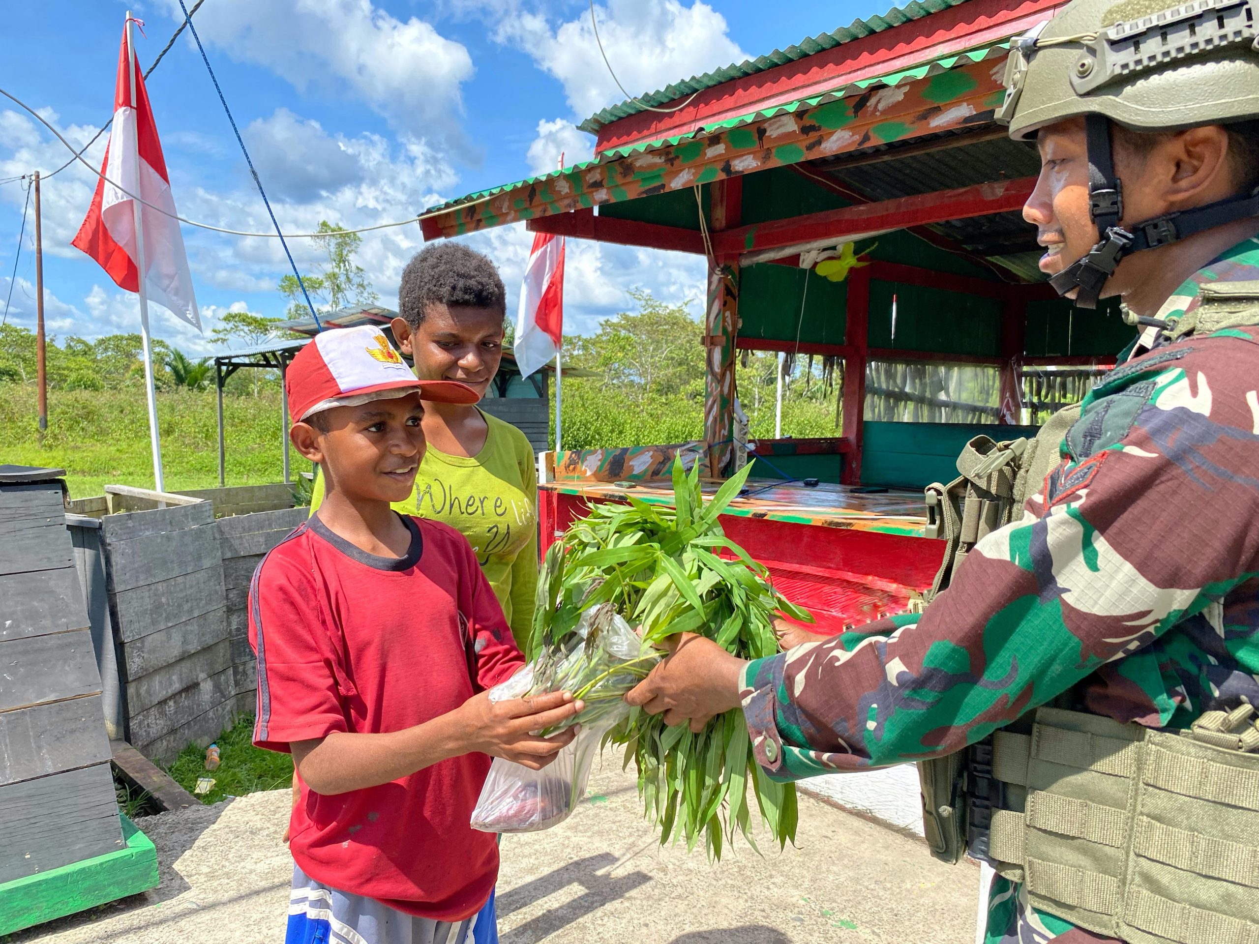 Kebaikan Sayuran Segar dari Adiks, Kakak Tentara dibuat Terharu