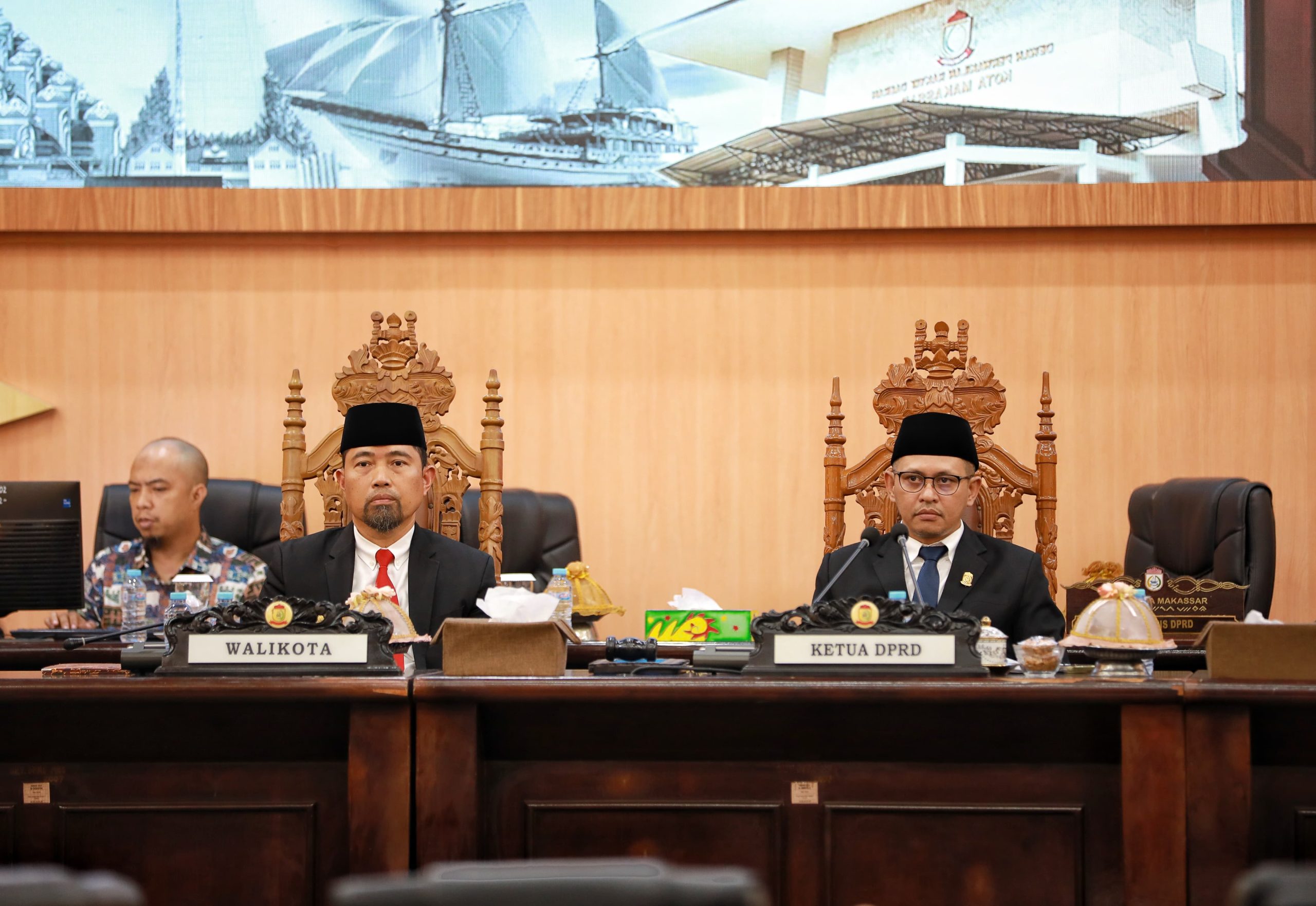 Hadir di Rapat Paripurna Pertama, Pjs Wali Kota Makassar Arwin Azis Serukan Sosialisasikan Pilkada Bijak dan Damai