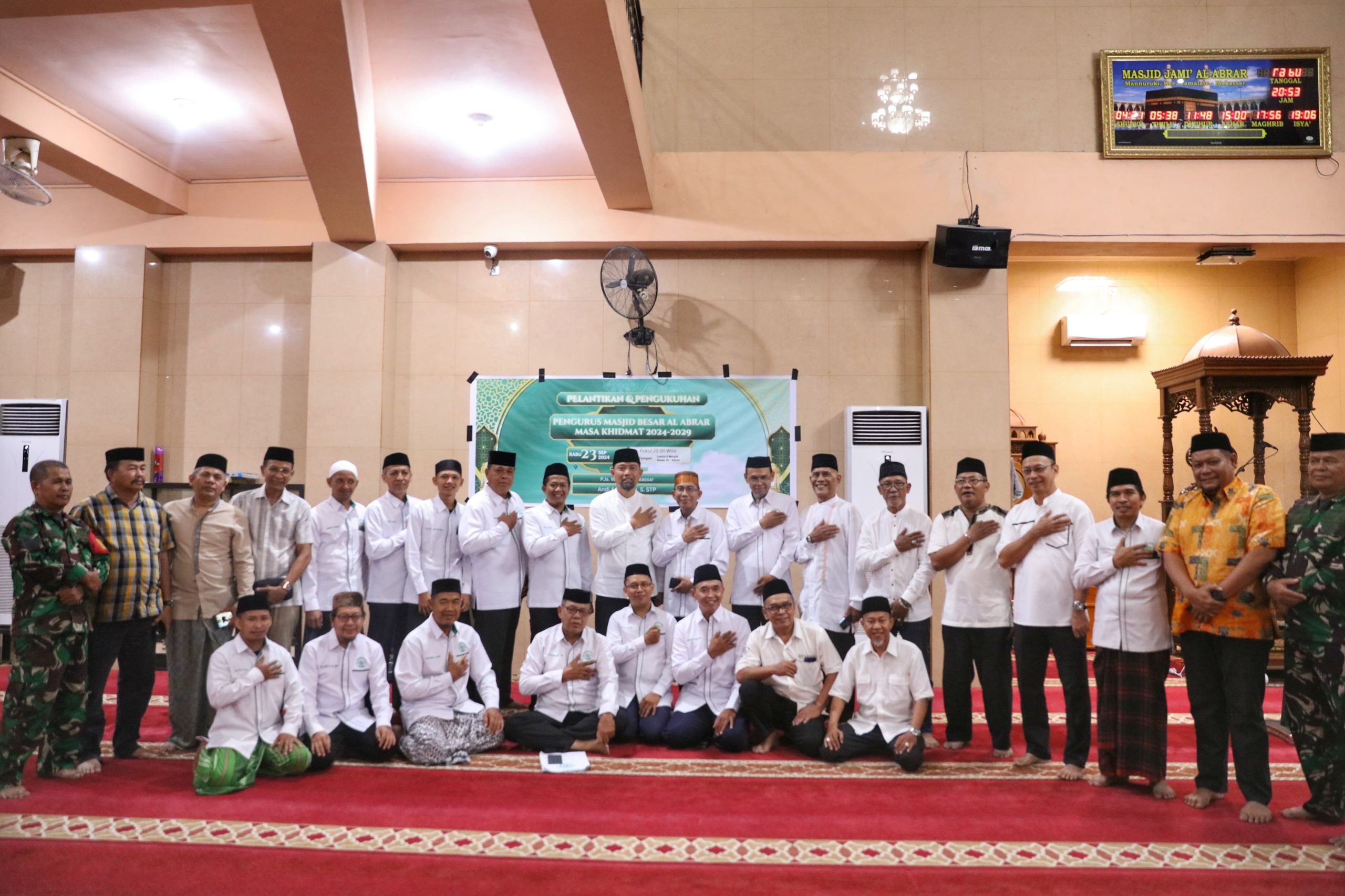 Pjs Wali Kota Makassar Andi Arwin Azis Kukuhkan Pengurus Baru Masjid Al Abrar Periode 2024-2029