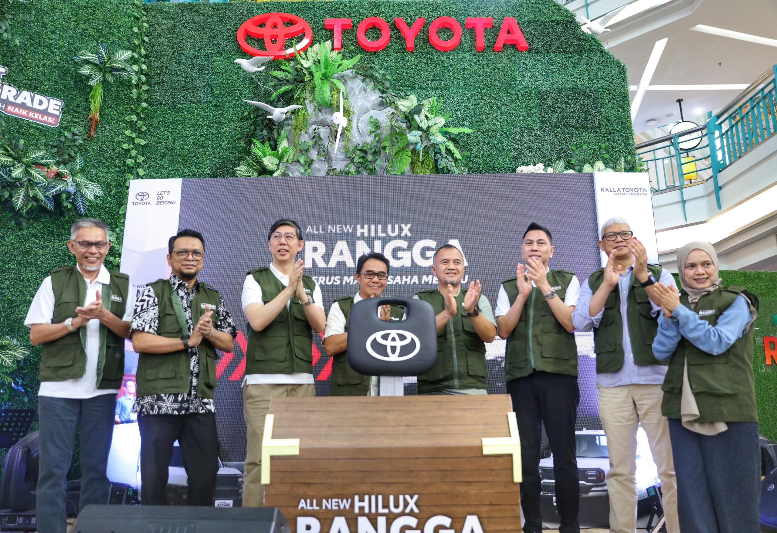 Kalla Toyota Luncurkan All New Hilux Rangga, Irwan Rusfiady Adnan Produk Perkuat Ekonomi Sektor Otomotif
