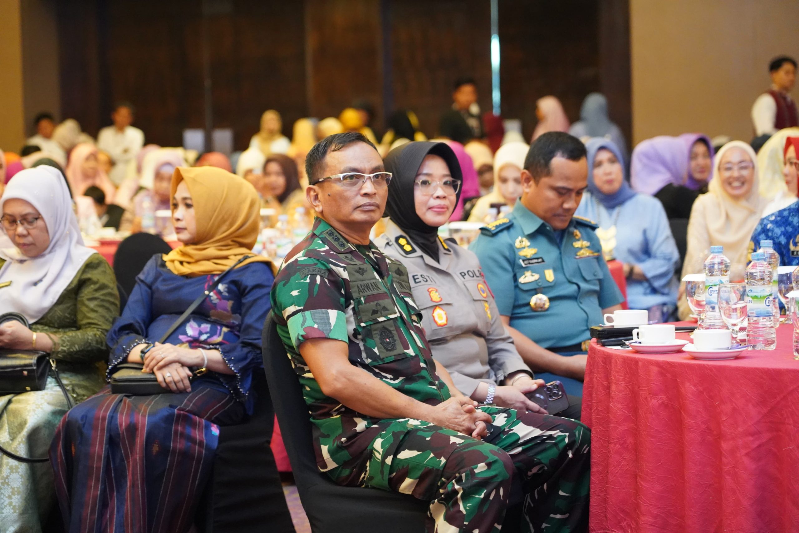 Kabintaljarahdam XIV/Hsn Hadiri Puncak Peringatan Hari Ibu Ke-96 Tingkat Provinsi Sulsel