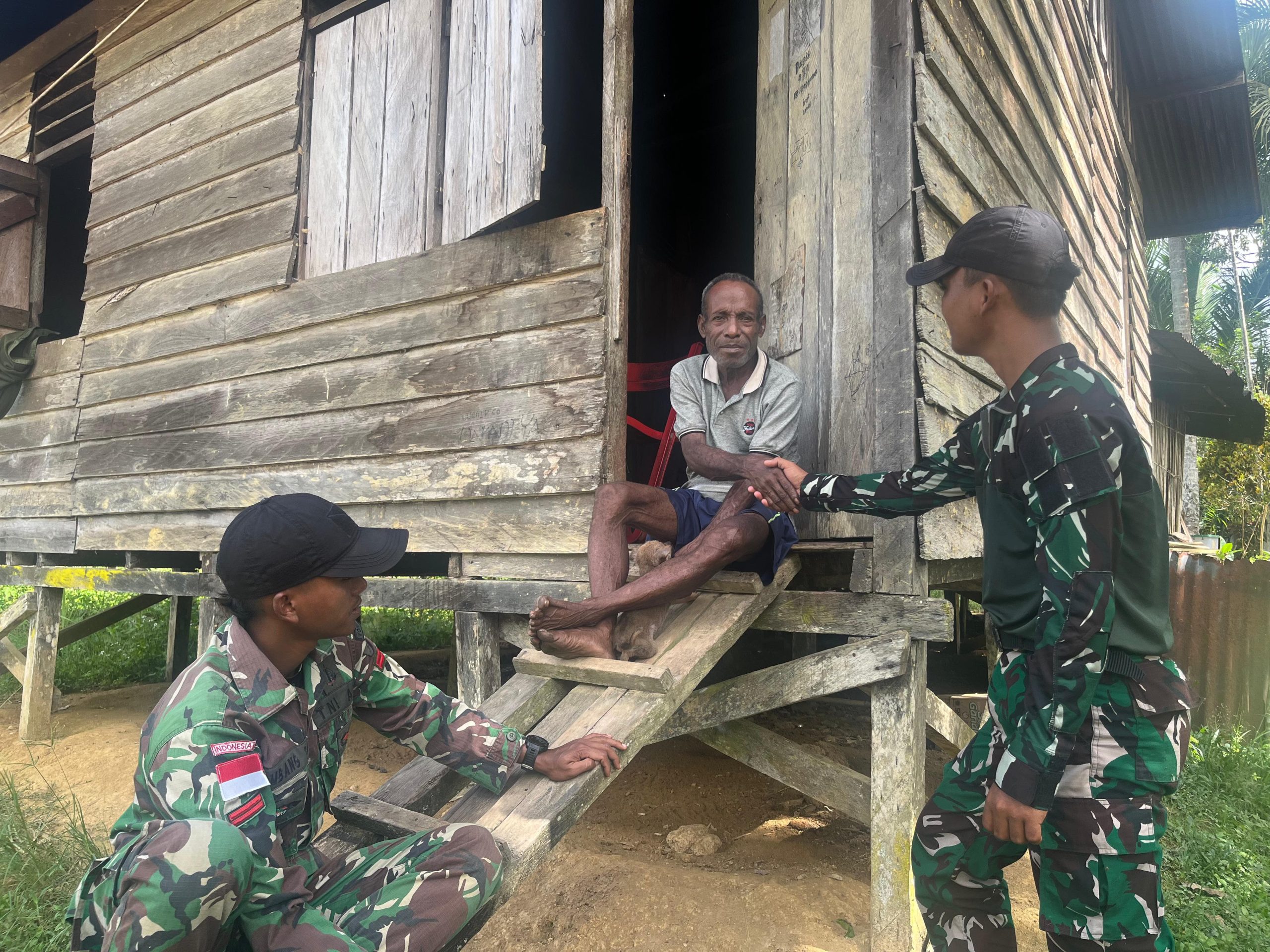Komunikasi Sosial, Cara Satgas Yonif 512 QY Dengarkan Keluhan dan Aspirasi Masyarakat.