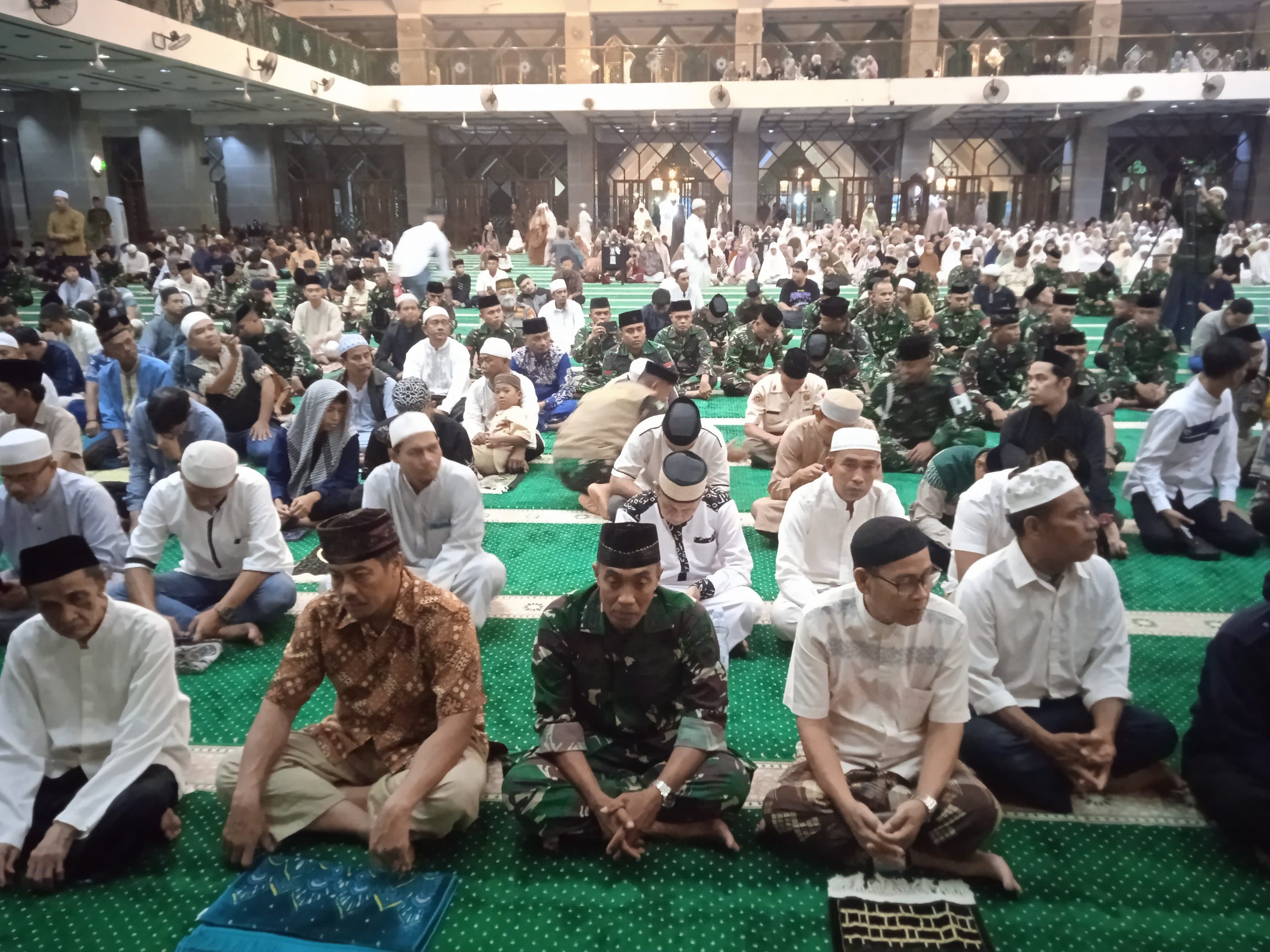 Kalak Bintaljarahdam XIV/Hsn Hadiri Dzikir Akhir Tahun 2024 di Masjid Al-Markaz