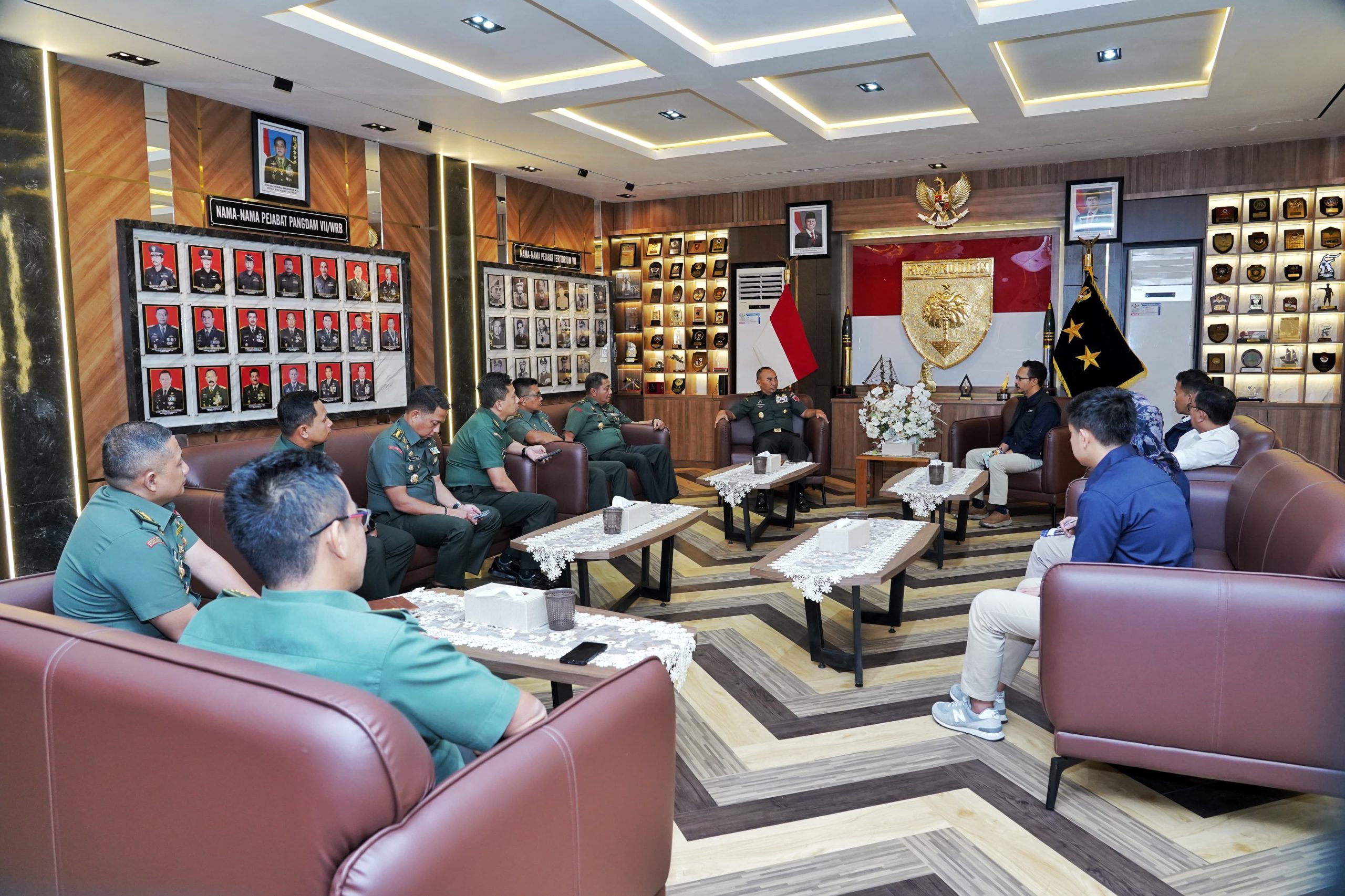 Pangdam XIV/Hasanuddin Terima Kunjungan Pimpinan Bulog Sulselbar Bahas Kerjasama Penyerapan Gabah Petani Oleh Bulog
