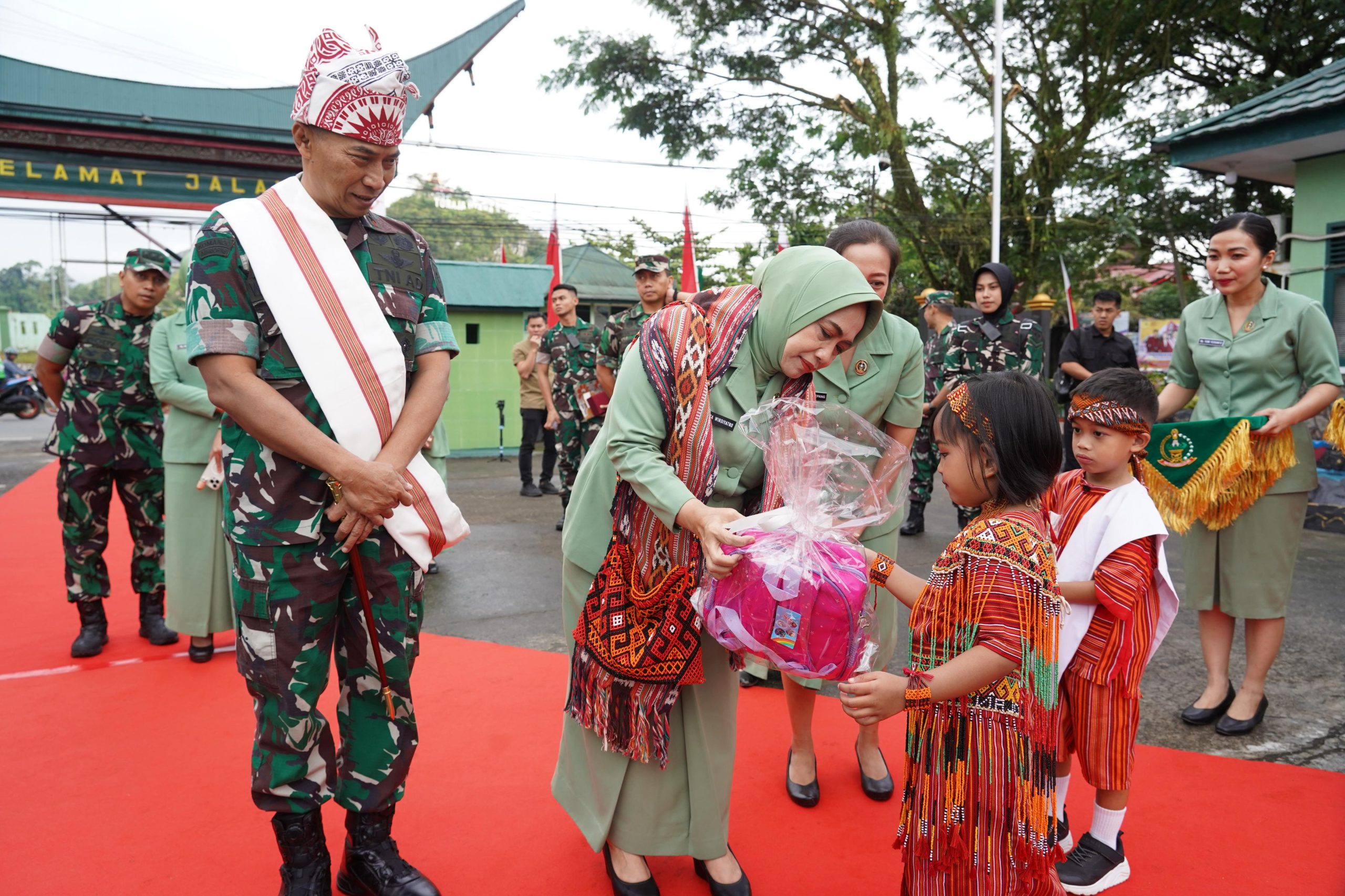 Pangdam XIV/Hasanuddin Kunjungi Kodim 1414/Tator dan 1403/Palopo, Ajak Prajurit Jaga Kesehatan dan Keharmonisan Keluarga