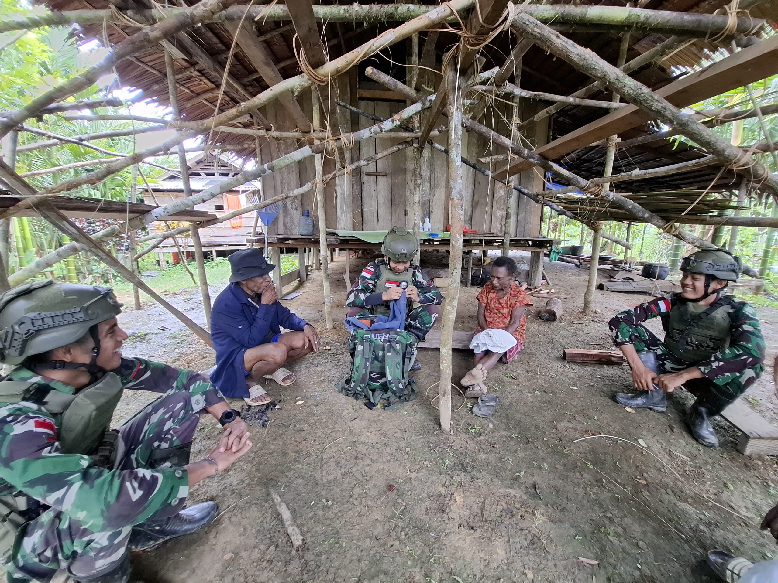 Mendengar dengan Hati, Satgas Yonif 512 QY Duduk Bersama Warga Demi Papua yang Lebih Baik.