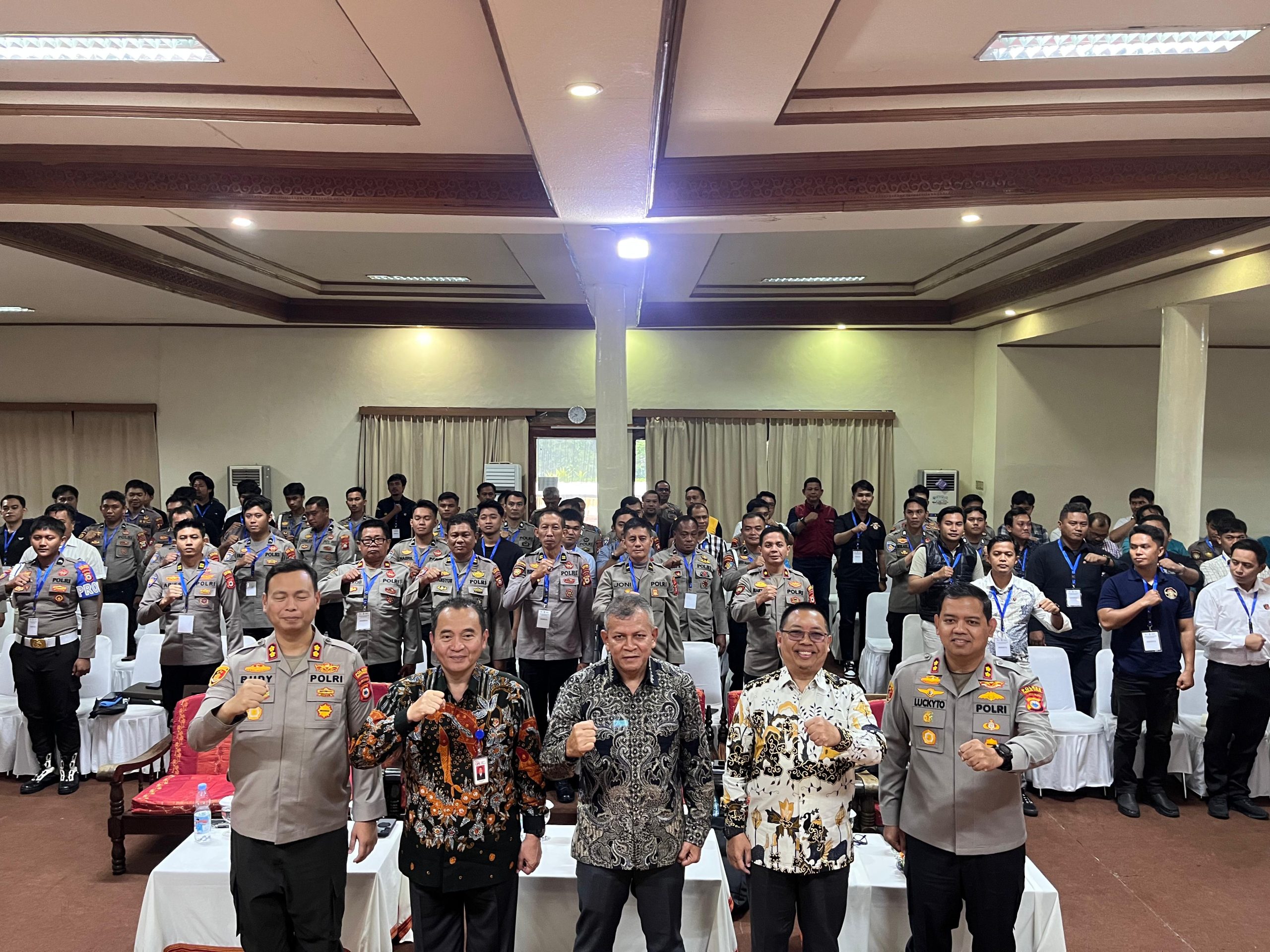 OJK Provinsi Sulawesi Selatan dan Sulawesi Barat Laksanakan Kegiatan Coaching Clinic