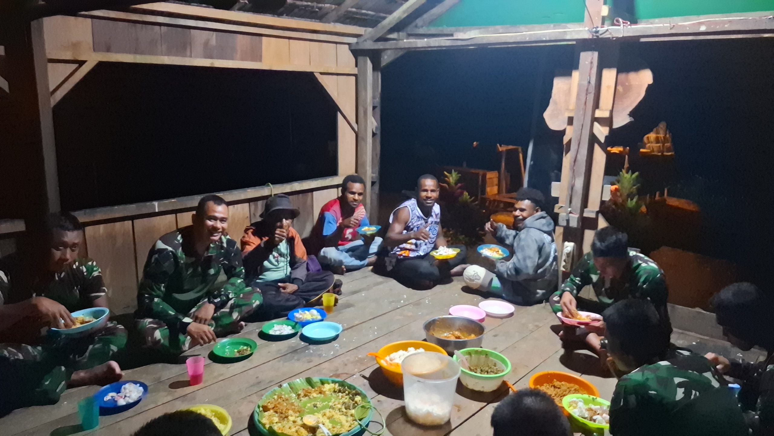 Wujud Syukur dan Kebersamaan di Ujung Timur Negeri, Satgas Yonif 512/QY Gelar Acara Syukuran di Momen Idul Adha