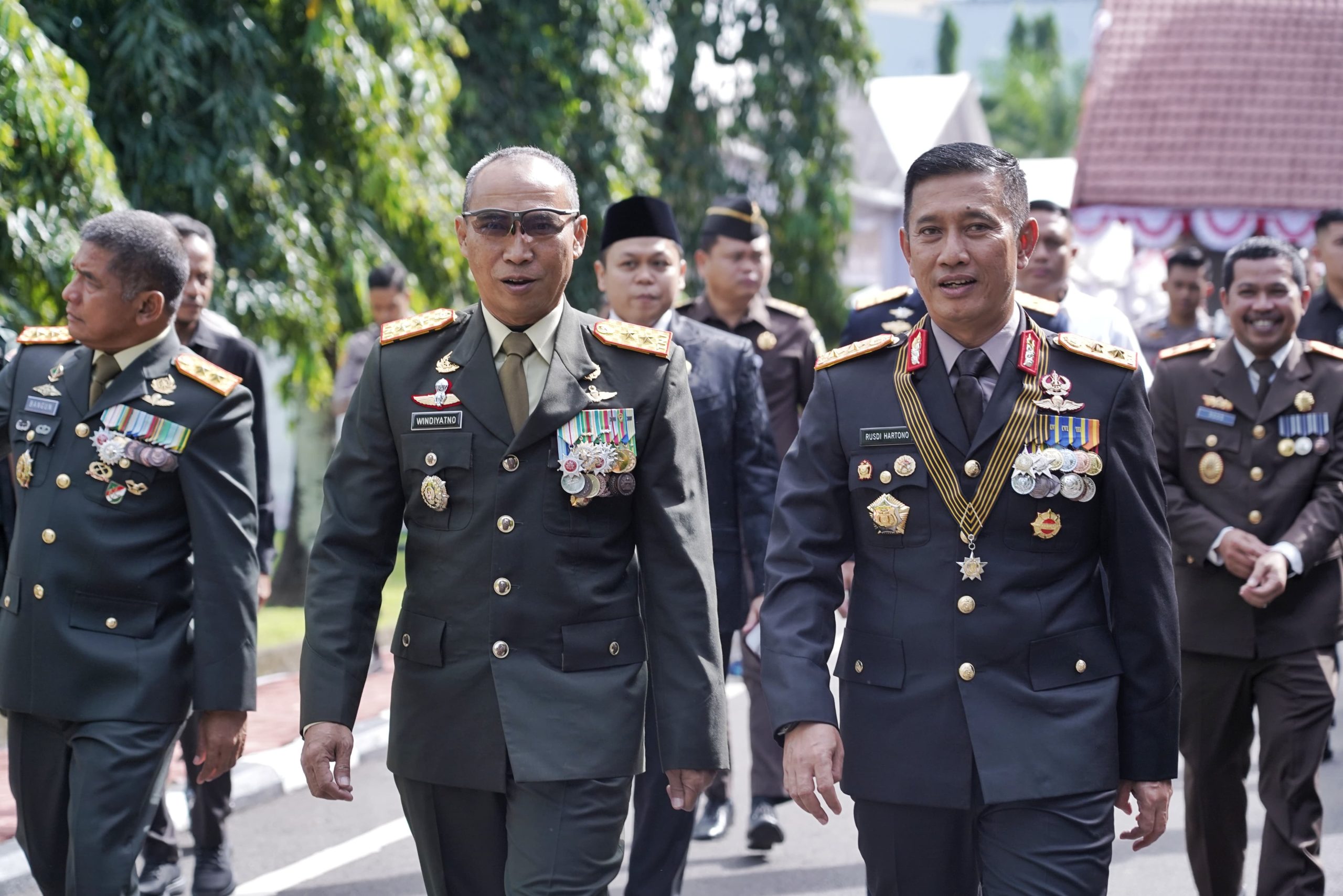 Pangdam XIV/Hsn Hadiri Upacara Peringatan Hari Bhayangkara ke-79 di Mapolda Sulsel