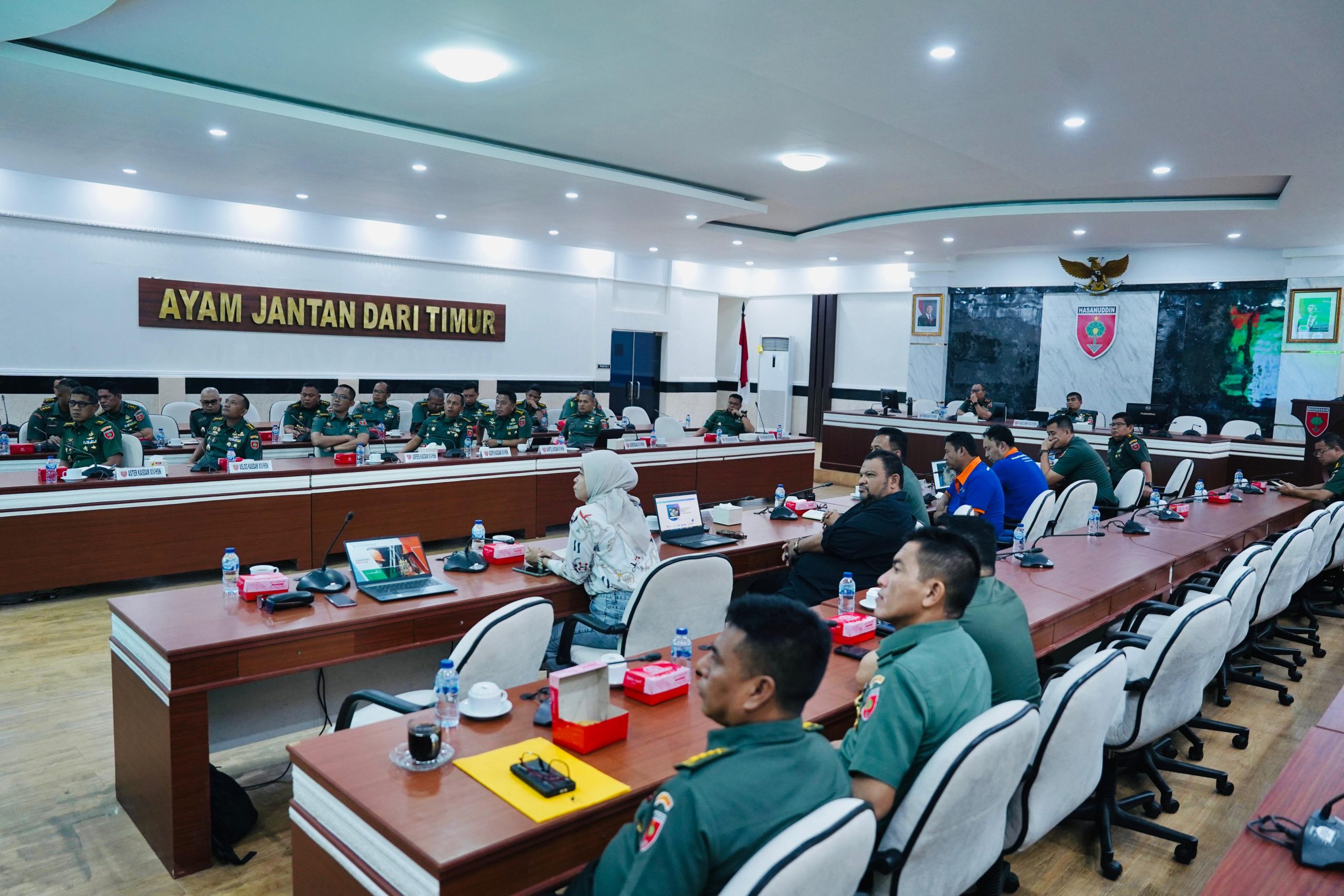 Pangdam XIV/Hasanuddin Pimpin Rapat Gelar Jaringan dan Aplikasi Komunikasi Internal