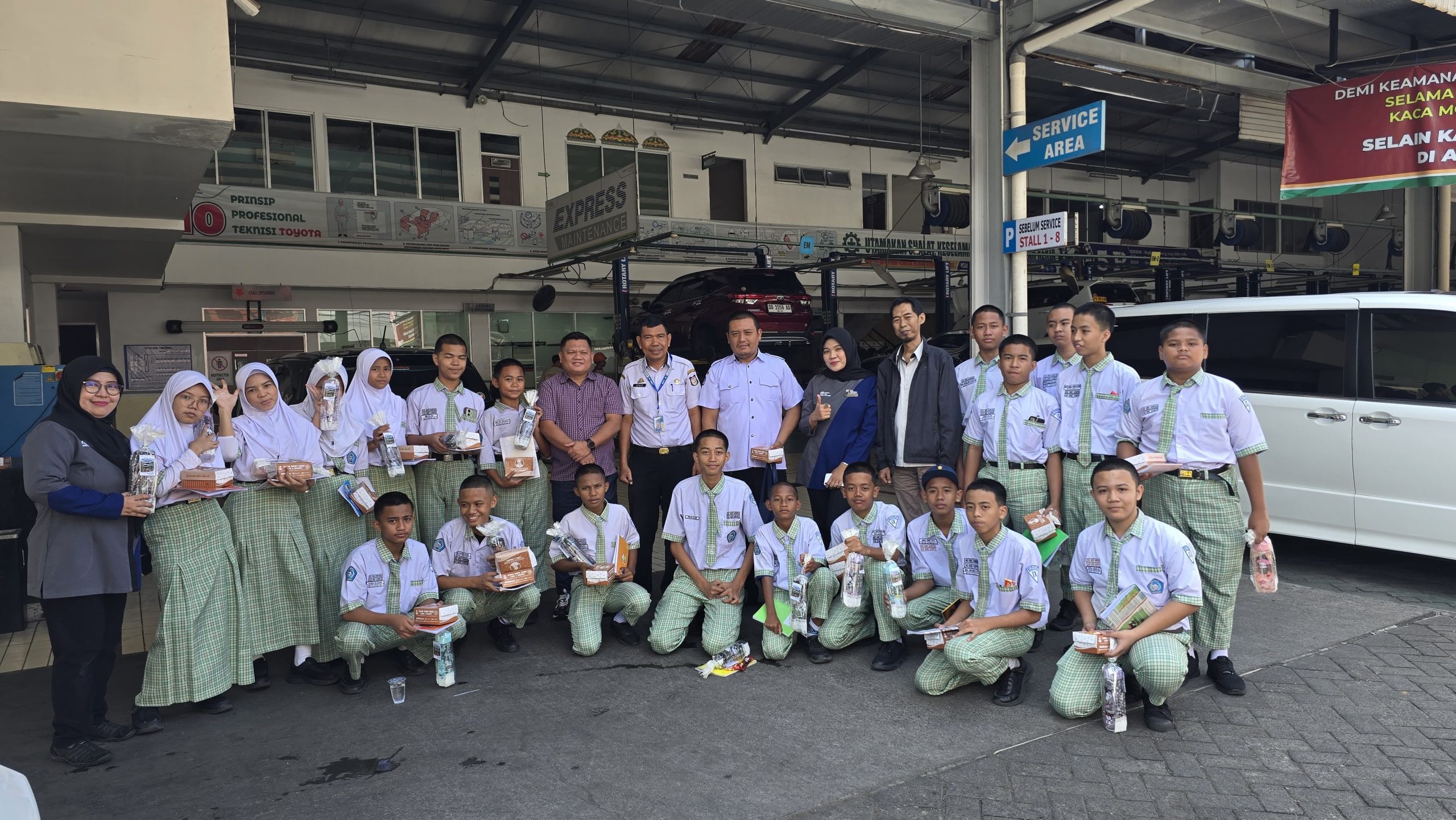 Kalla Toyota Rayakan Hari Anak Nasional dengan Semangat Berbagi dan Edukasi di Berbagai Cabang