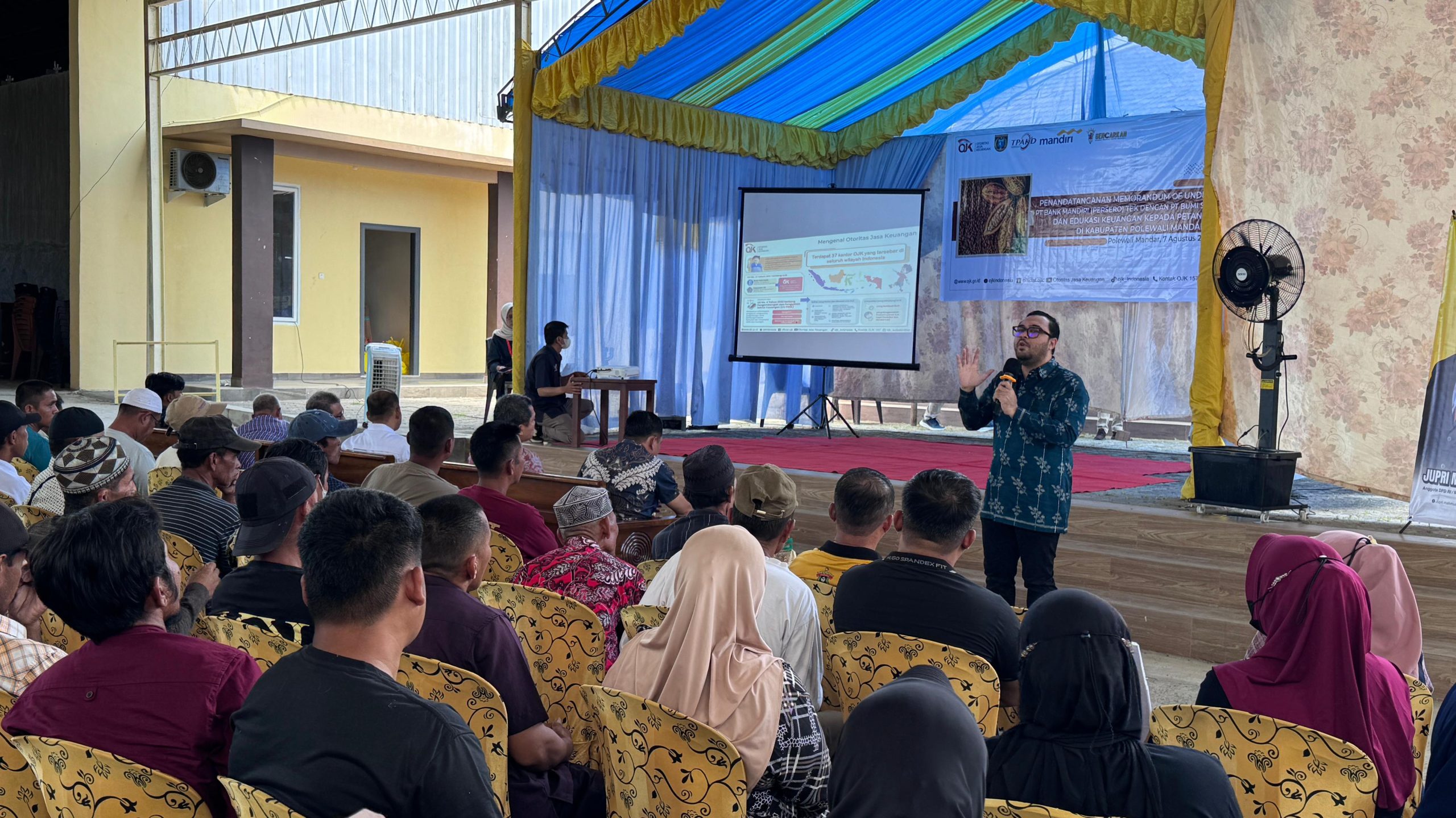 OJK Sulselbar Sebagai Mitra Strategis Pemerintah Gelar Kegiatan Edukasi Keuangan Petani Kakao di Polewali Mandar