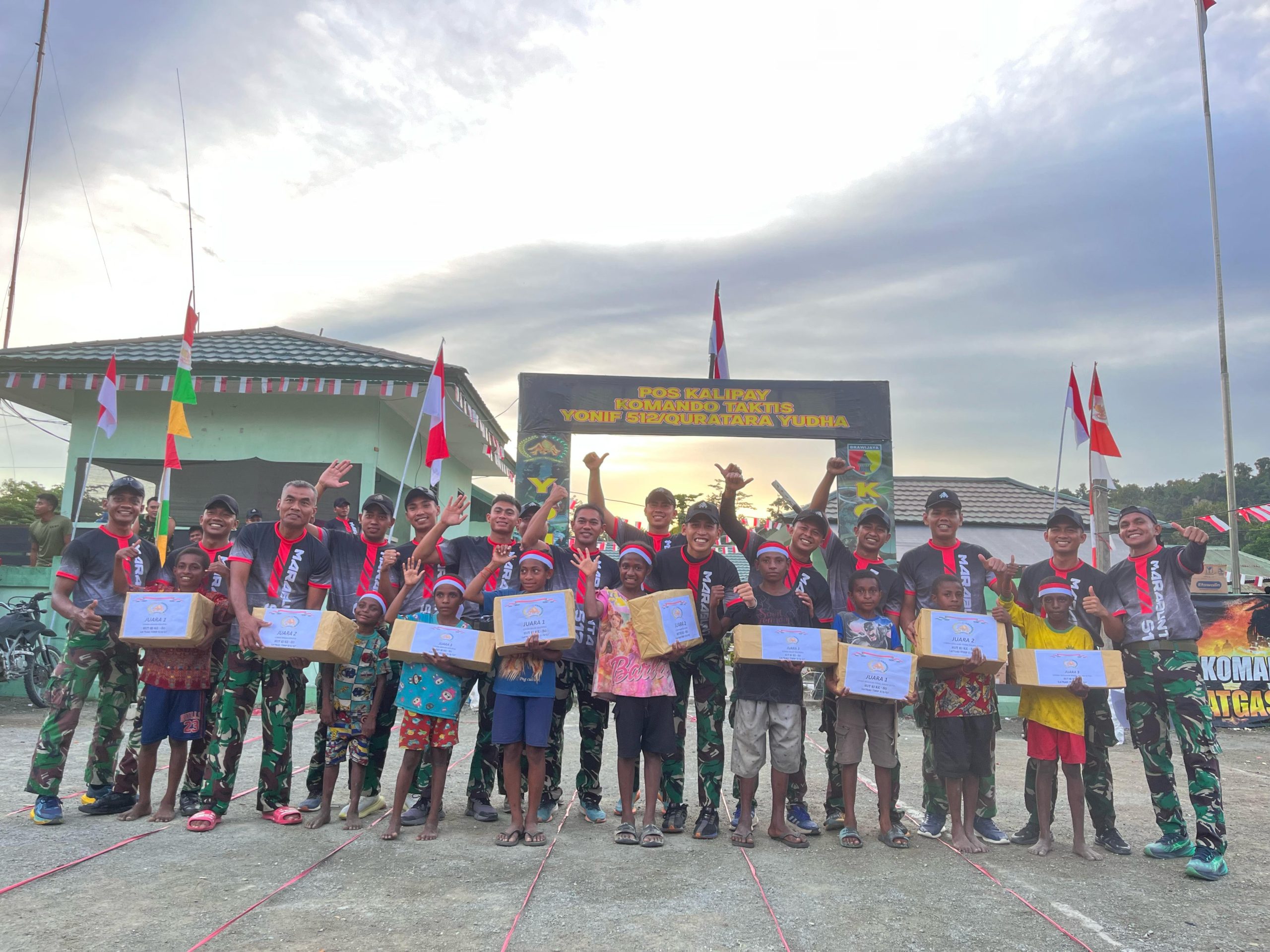 Gebyar Merah Putih, Satgas Yonif 512 QY Semarakkan di Kampung Kalipay.