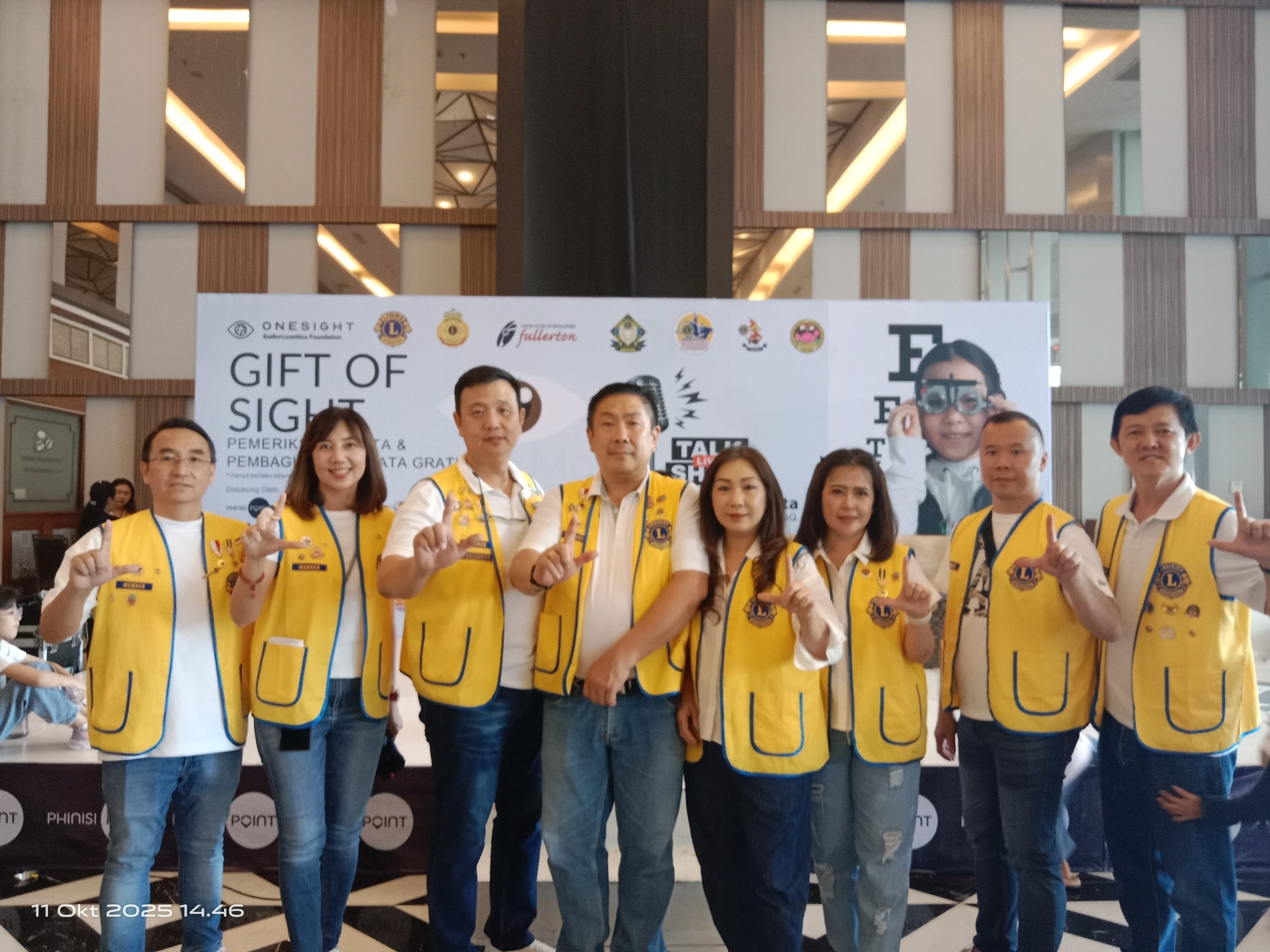 Lions Club Makassar bagi 1.400 Kacamata Gratis