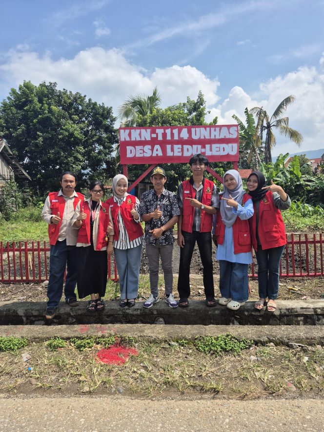 
					Sinergi Hijau: Kombinasi Tanaman Obat Keluarga (TOGA) dalam Mewujudkan Desa Sehat