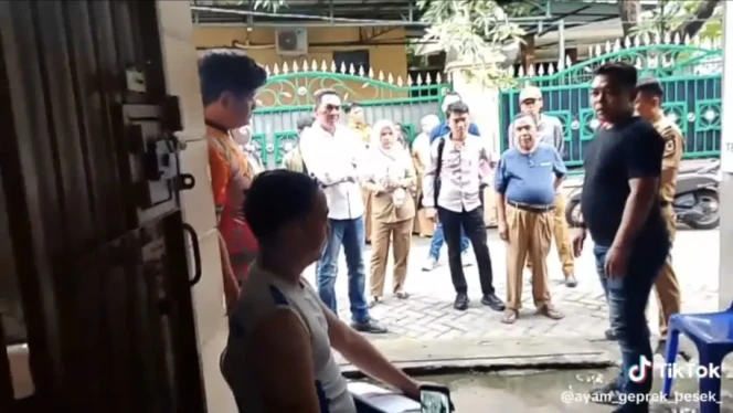 
					Gerai UMKM Ayam Geprek Pesek Di “Kunjungi” Warga!