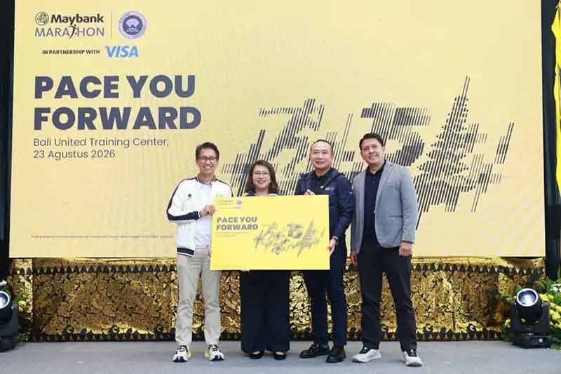 (dari kiri ke kanan): Wakil Ketua Umum PB PASI Tigor Tanjung, Country Manager Visa Indonesia Vira Widiyasari, Presiden Direktur Maybank Indonesia Steffano Ridwan, Project Director Maybank Marathon Bambang Irawan.