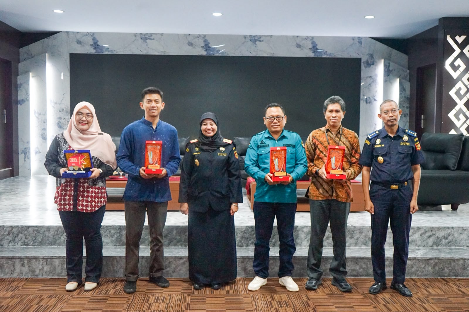 Kemenkeu Satu Sulawesi Selatan Gelar Seminar UMKM: Mendorong Digitalisasi Keuangan dan Akses Pembiayaan Ultra Mikro agar Usaha Naik Kelas   
